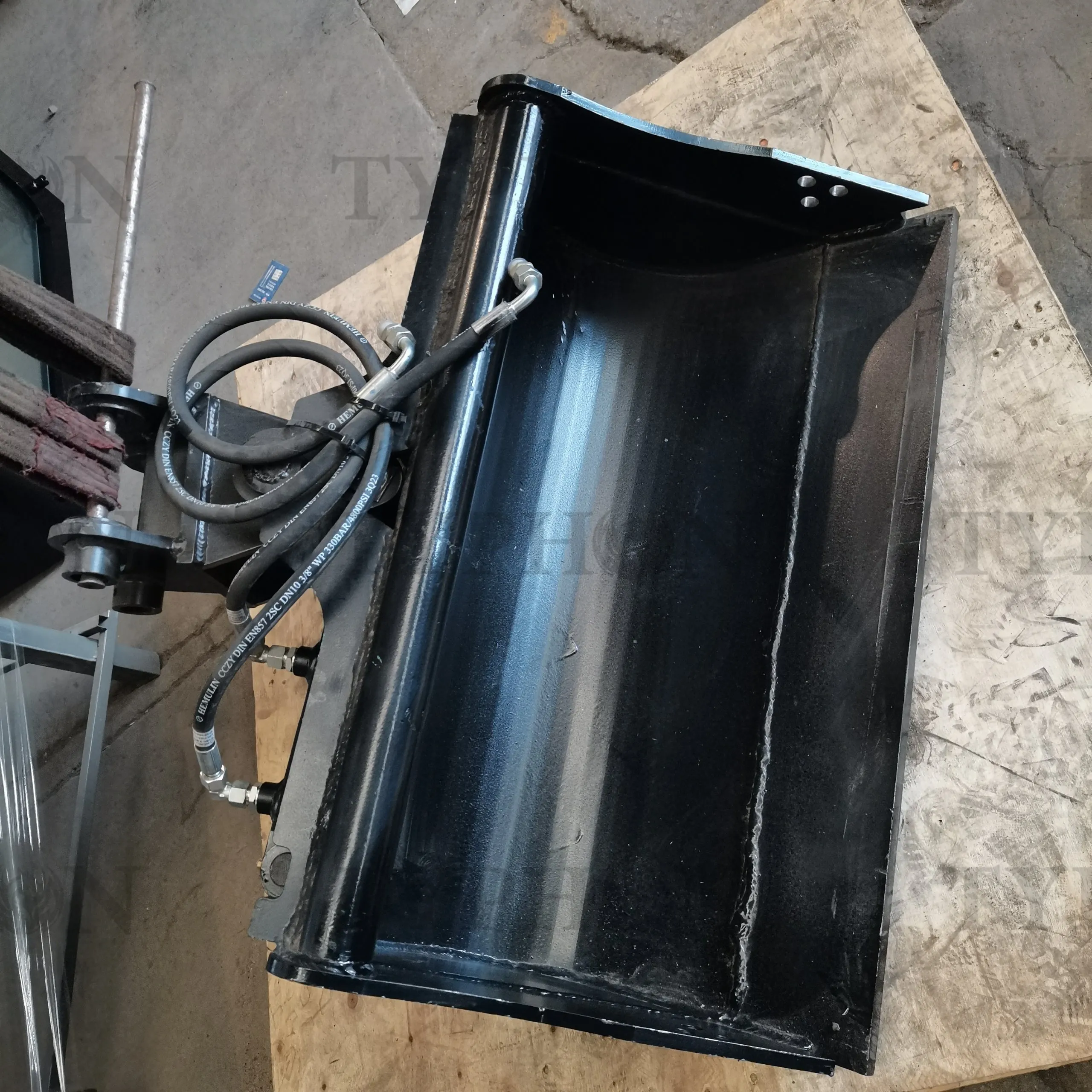 TERROR X2 PRO 800mm Tilt Bucket – image 5