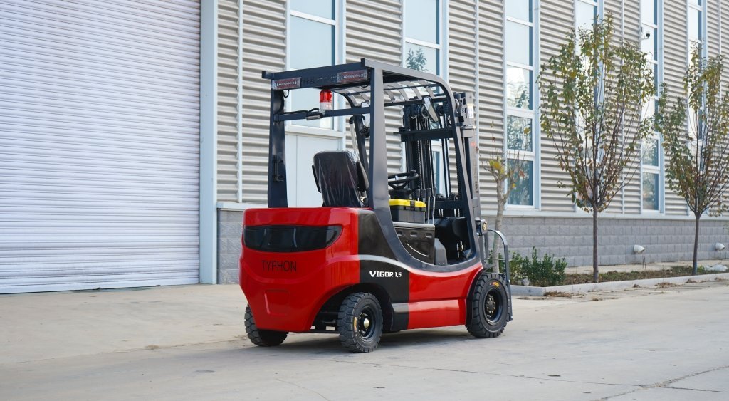 TYPHON VIGOR 1.5 Ton Electric Forklift – image 5