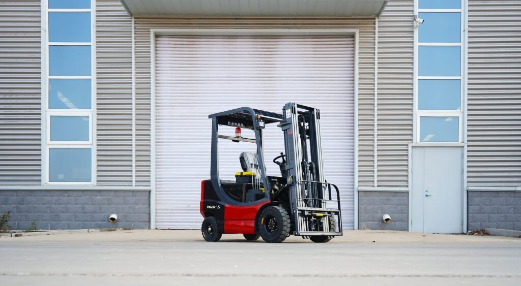 TYPHON VIGOR 1.5 Ton Electric Forklift – image 3