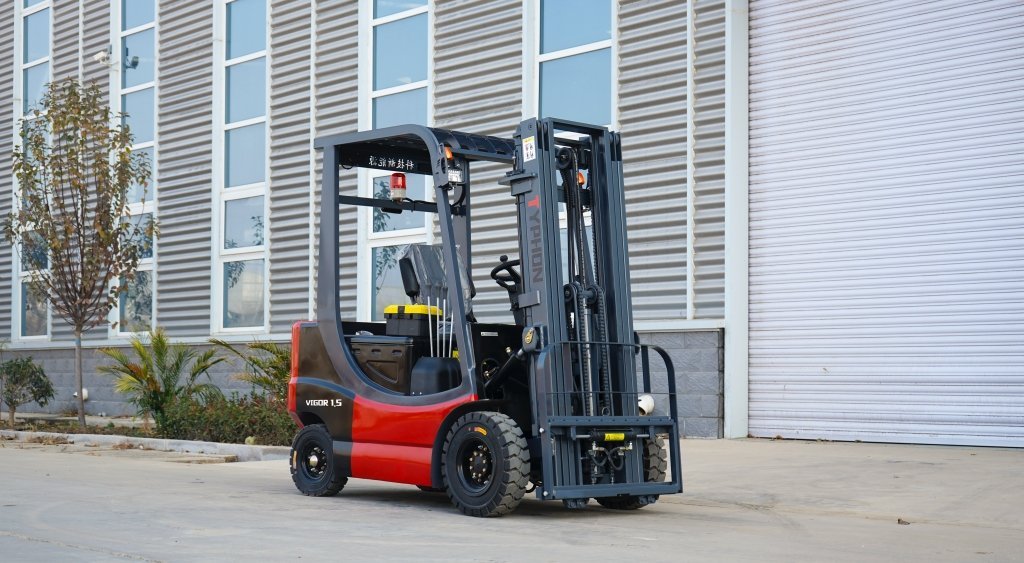 TYPHON VIGOR 1.5 Ton Electric Forklift – image 7