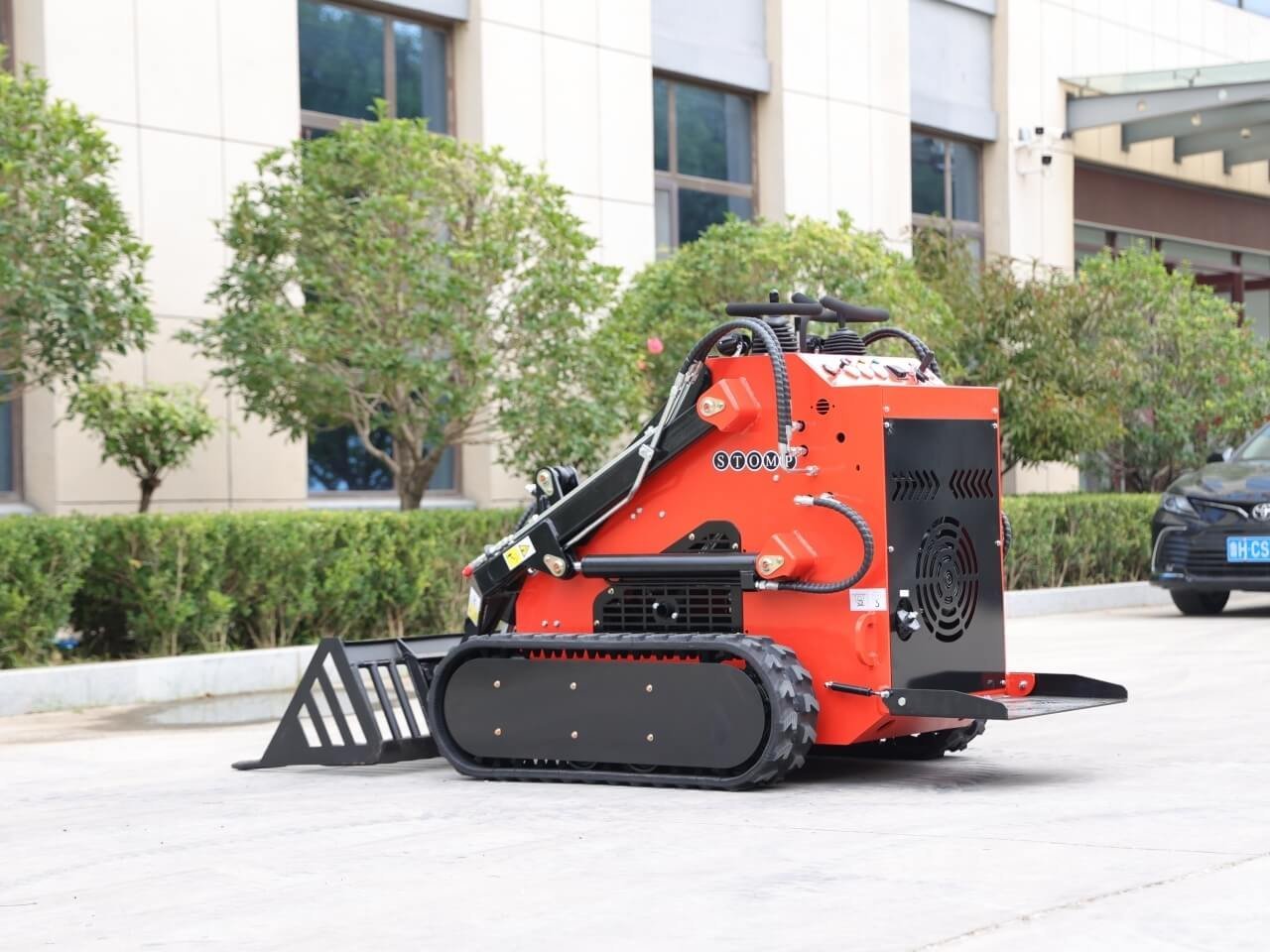 Skid Steer Rock Bucket Attachment – image 2