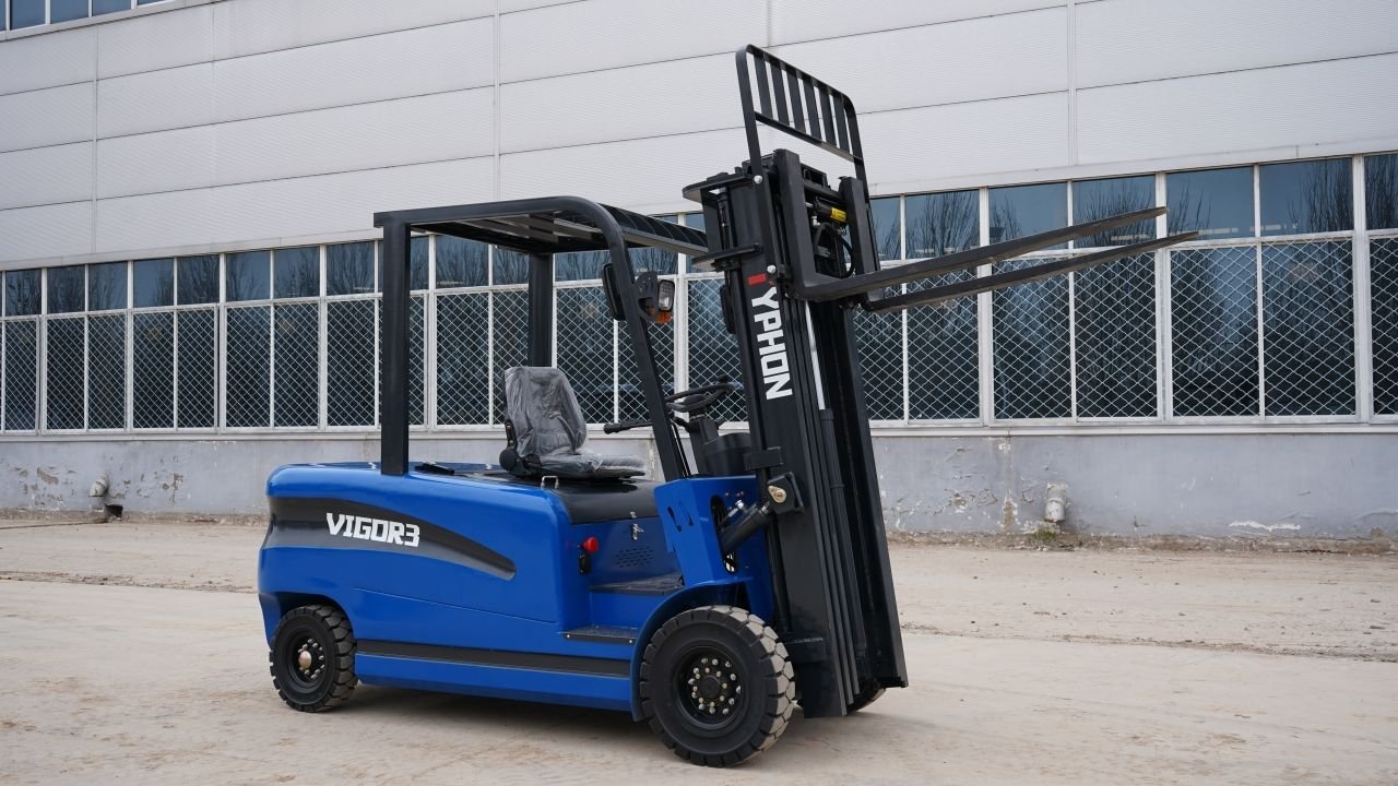 TYPHON VIGOR 3 Ton Blue Forklift