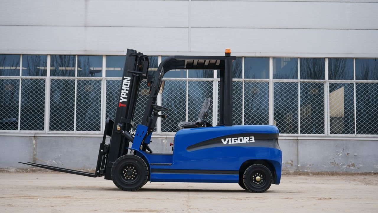 TYPHON VIGOR 3 Ton Blue Forklift – image 4