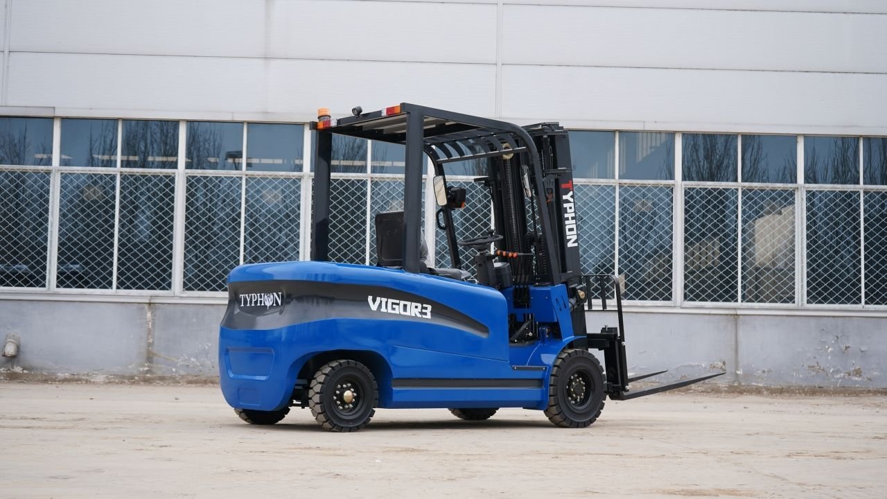TYPHON VIGOR 3 Ton Blue Forklift – image 3