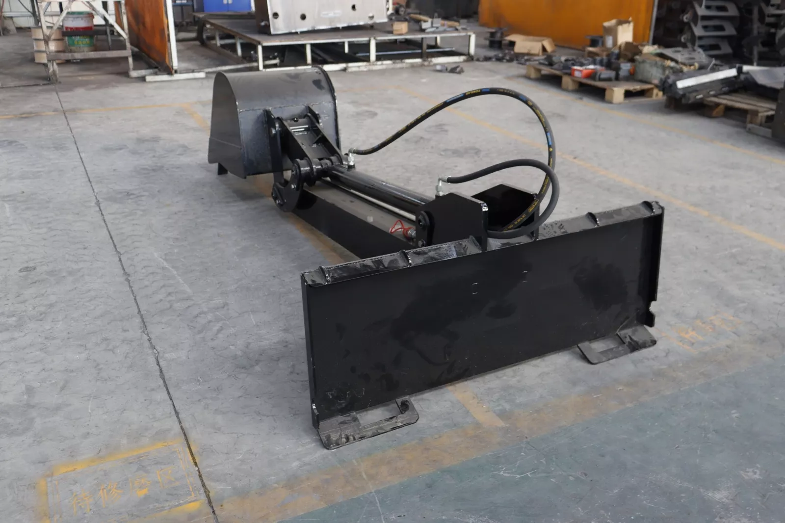 TYPHON STOMP Backhoe Attachment – image 2