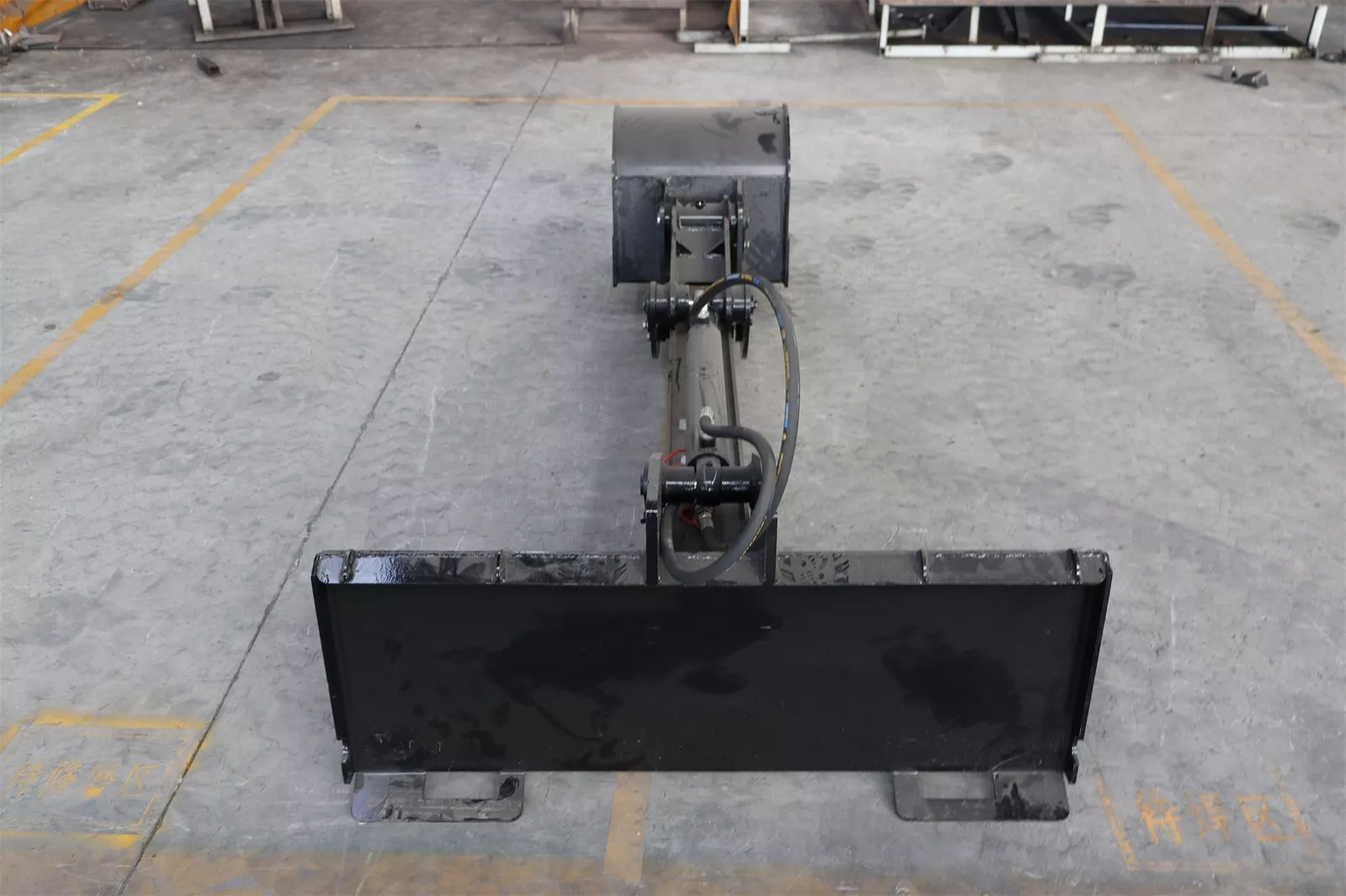 TYPHON STOMP Backhoe Attachment – image 3