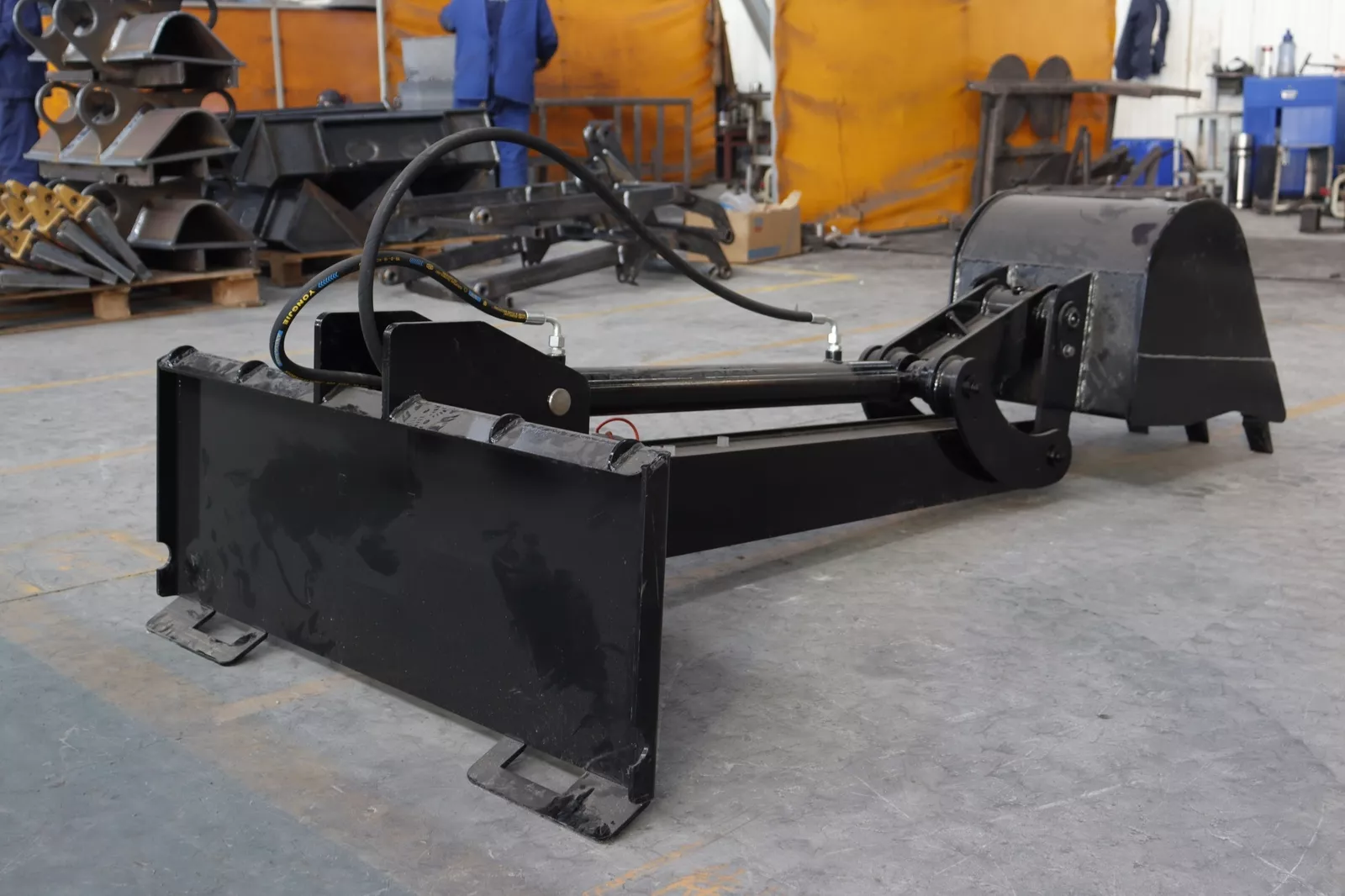 TYPHON STOMP Backhoe Attachment – image 4