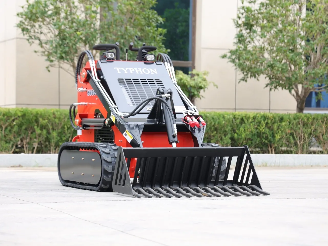 Skid Steer Rock Bucket Attachment – image 11