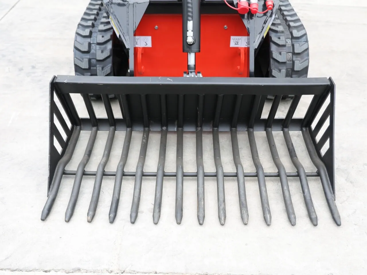Skid Steer Rock Bucket Attachment – image 5