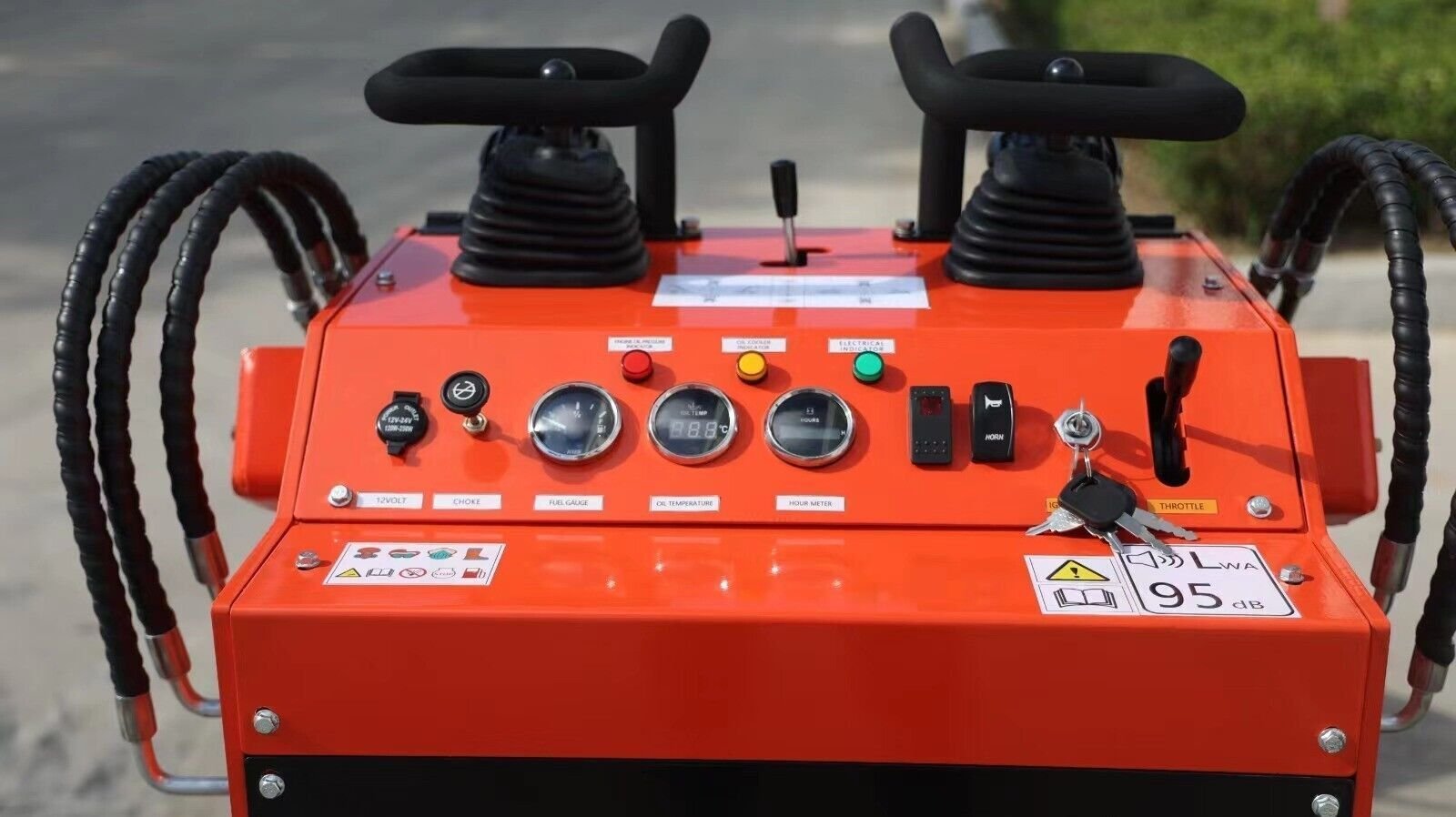 Tracked Skid Steer 22.1HP Gas Loader – image 3