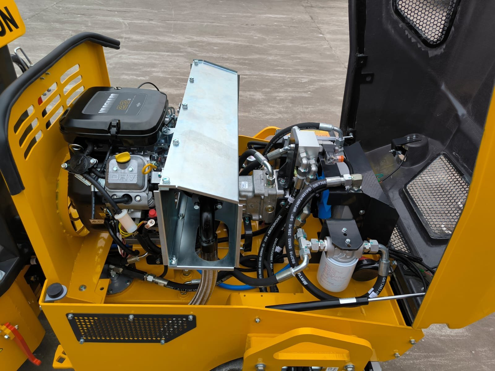 TYPHON FURY 1.5 Ton Asphalt Roller – image 9