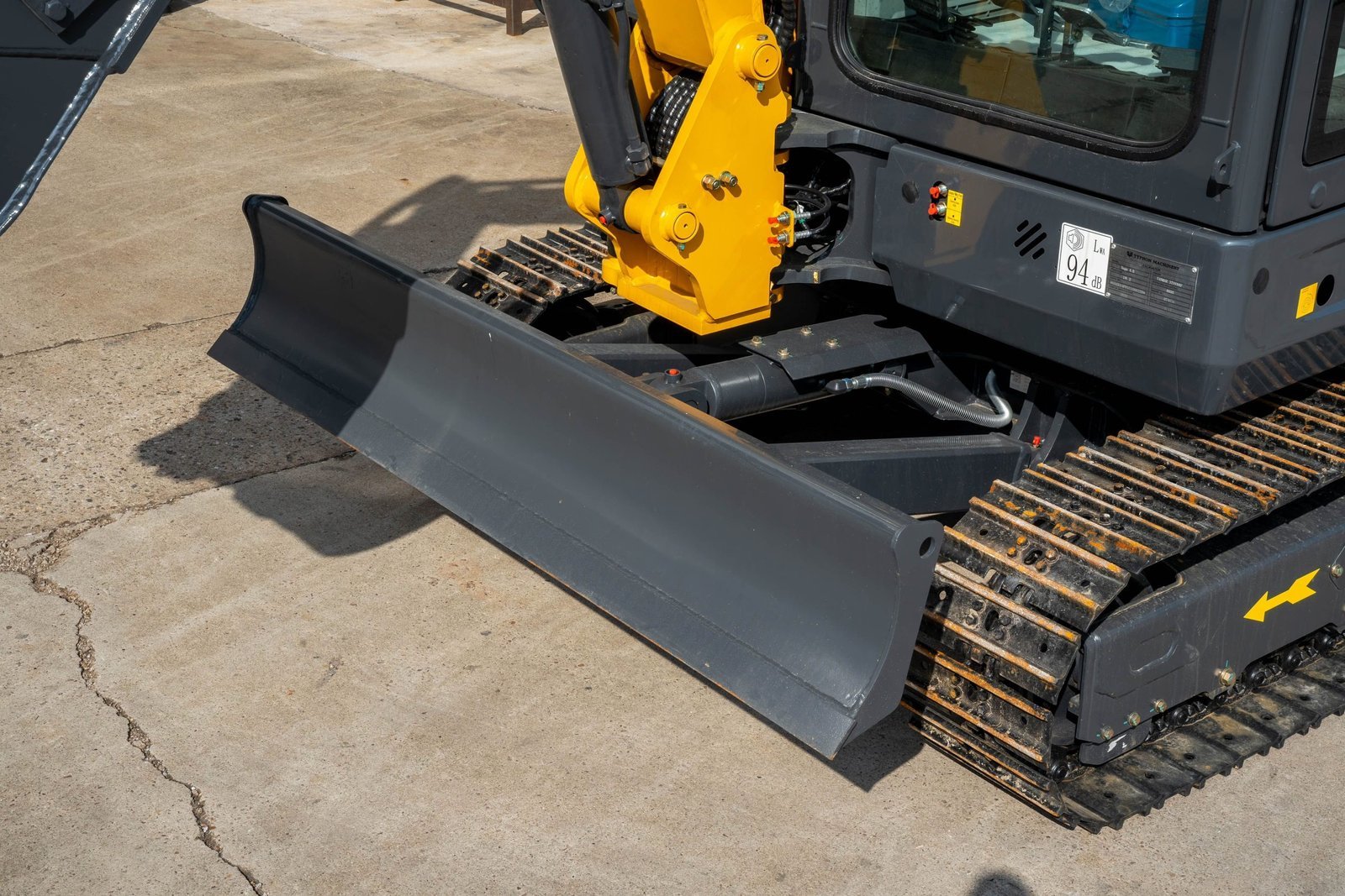 TYPHON NAGA 4 Ton Cabin Excavator – image 17