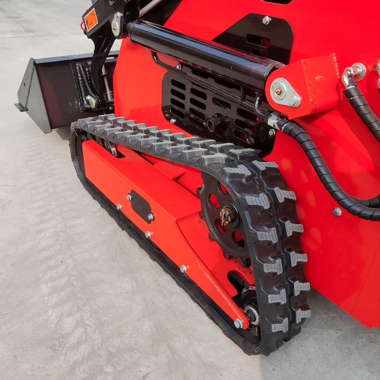 TYPHON STOMP 507 Mini Skid Steer – image 6