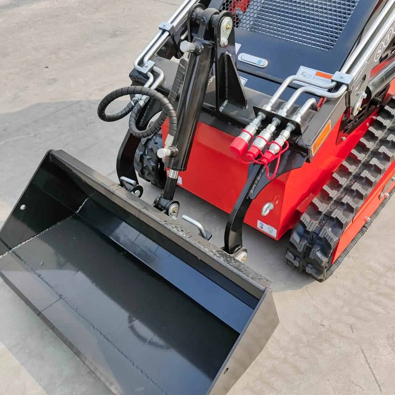 TYPHON STOMP 507 Mini Skid Steer – image 8