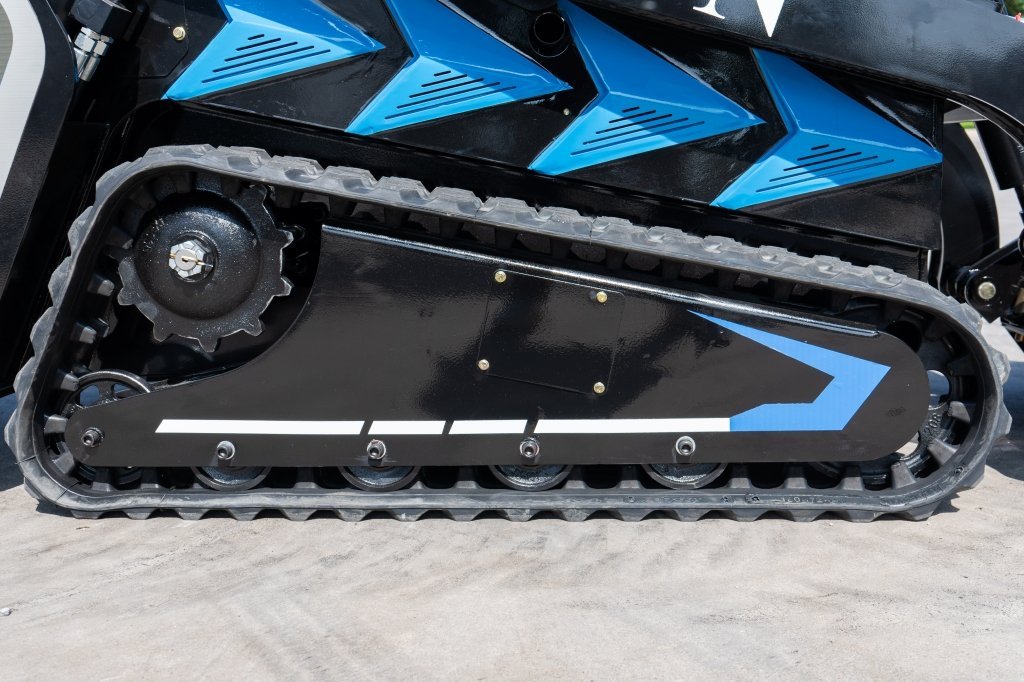 TYPHON STOMP X1300 Mini Skid Steer – image 17