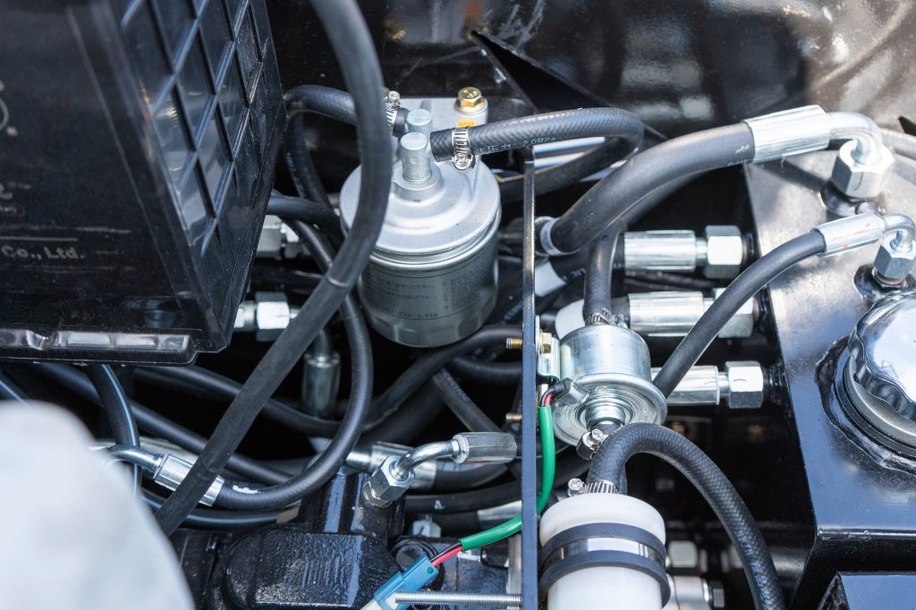 TYPHON STOMP X1300 Mini Skid Steer – image 5