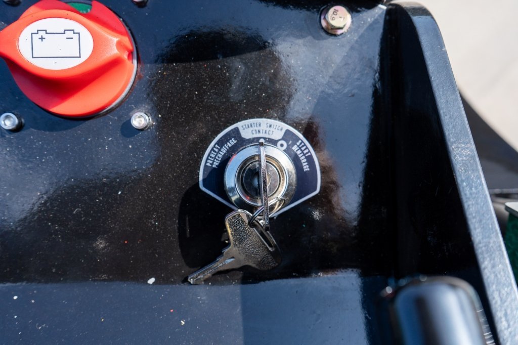 TYPHON STOMP X1300 Mini Skid Steer – image 6