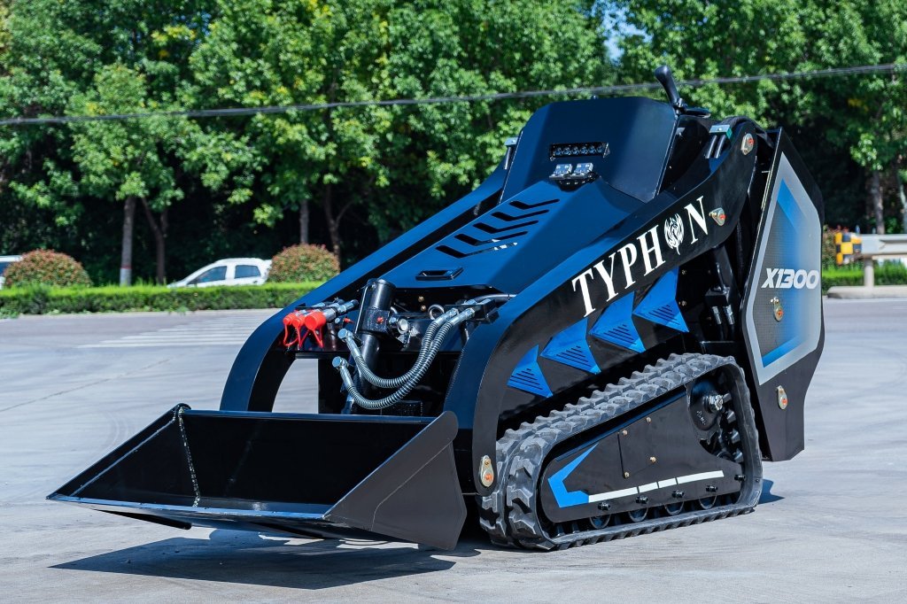 TYPHON STOMP X1300 Mini Skid Steer – image 15