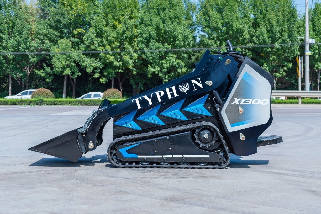 TYPHON STOMP X1300 Mini Skid Steer – image 14
