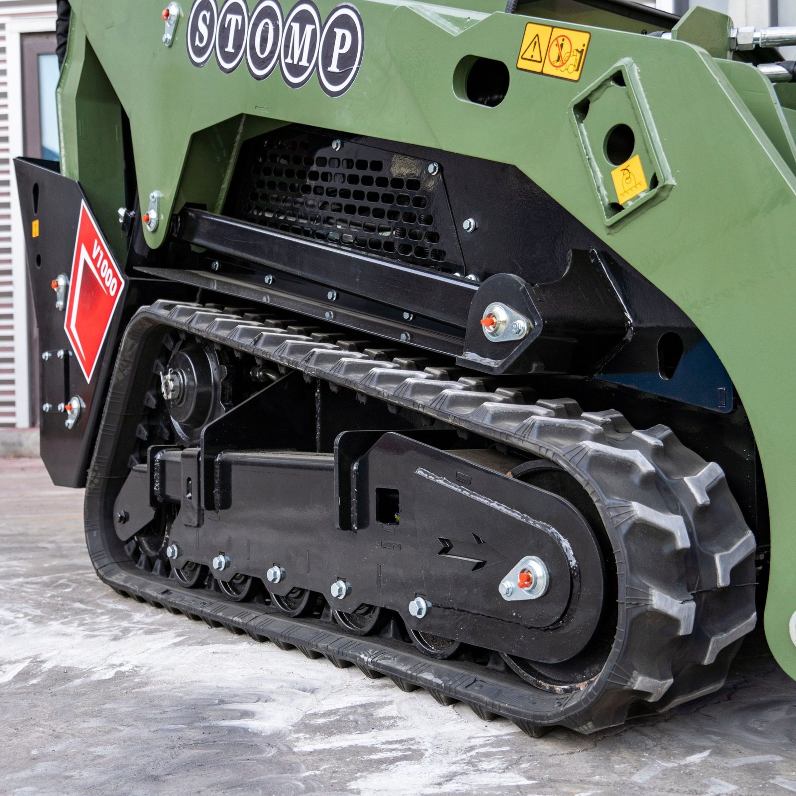 TYPHON STOMP V1000 Diesel Skid Steer – image 23