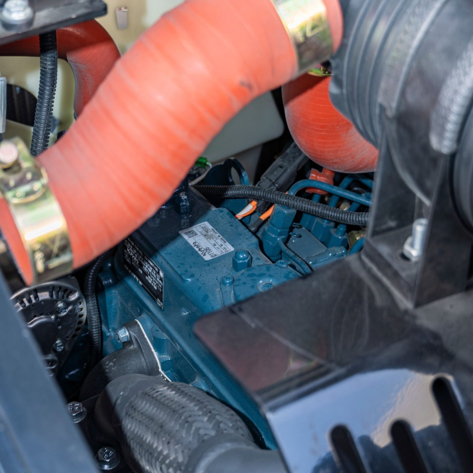 TYPHON STOMP V1000 Diesel Skid Steer – image 26