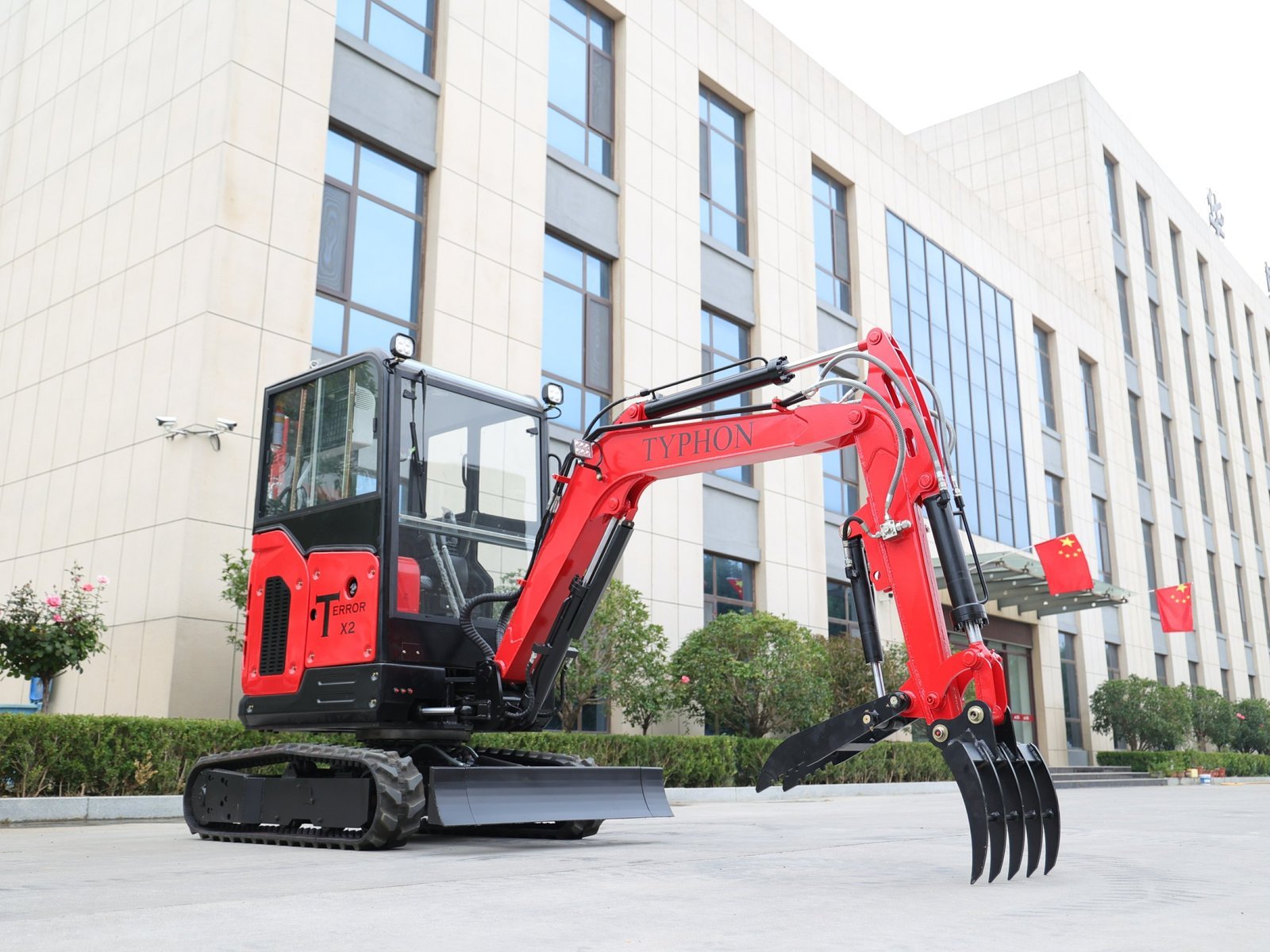 TYPHON TERROR X2 2.7 Ton Excavator – image 3