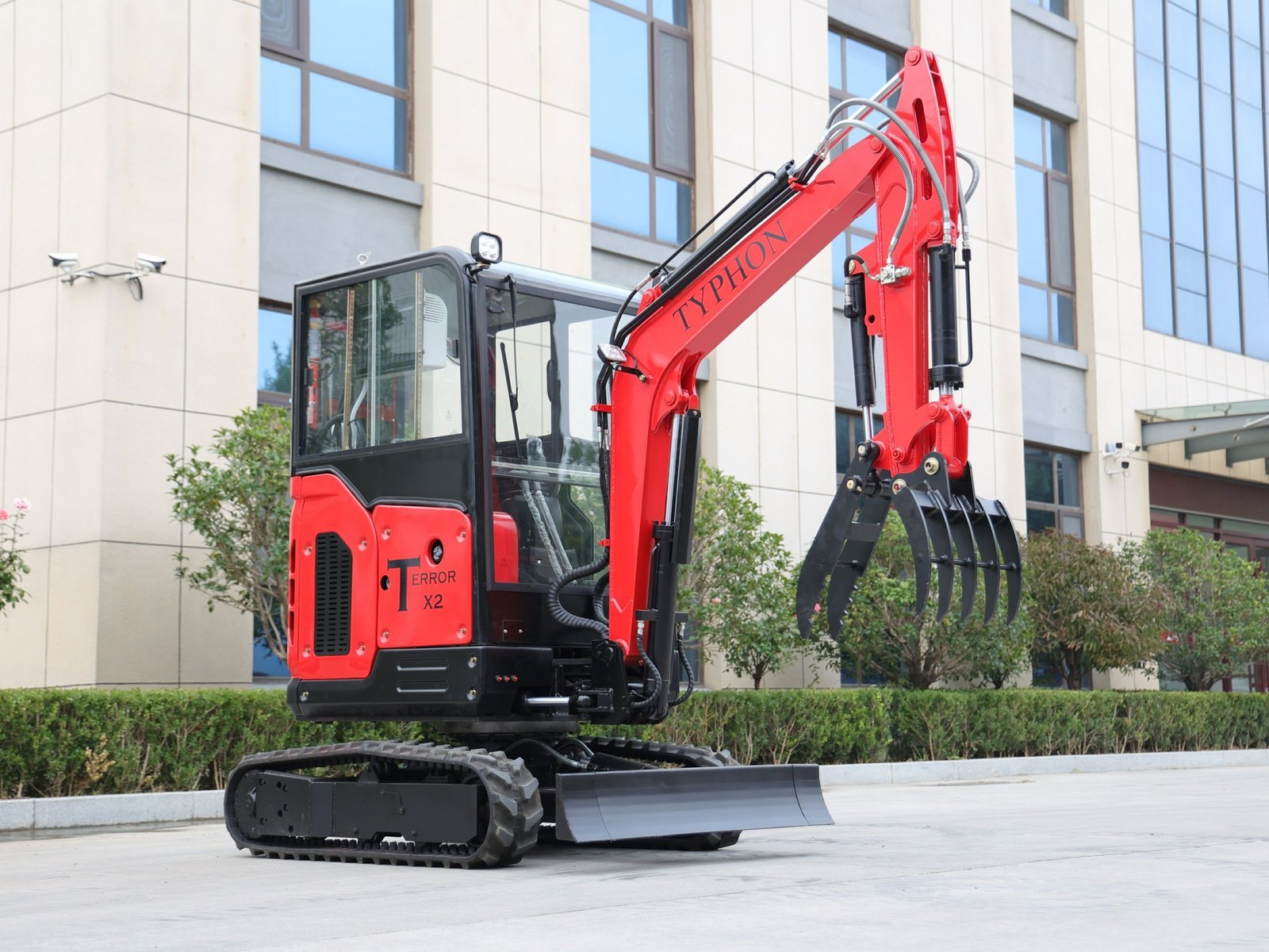 TYPHON TERROR X2 2.7 Ton Excavator – image 6