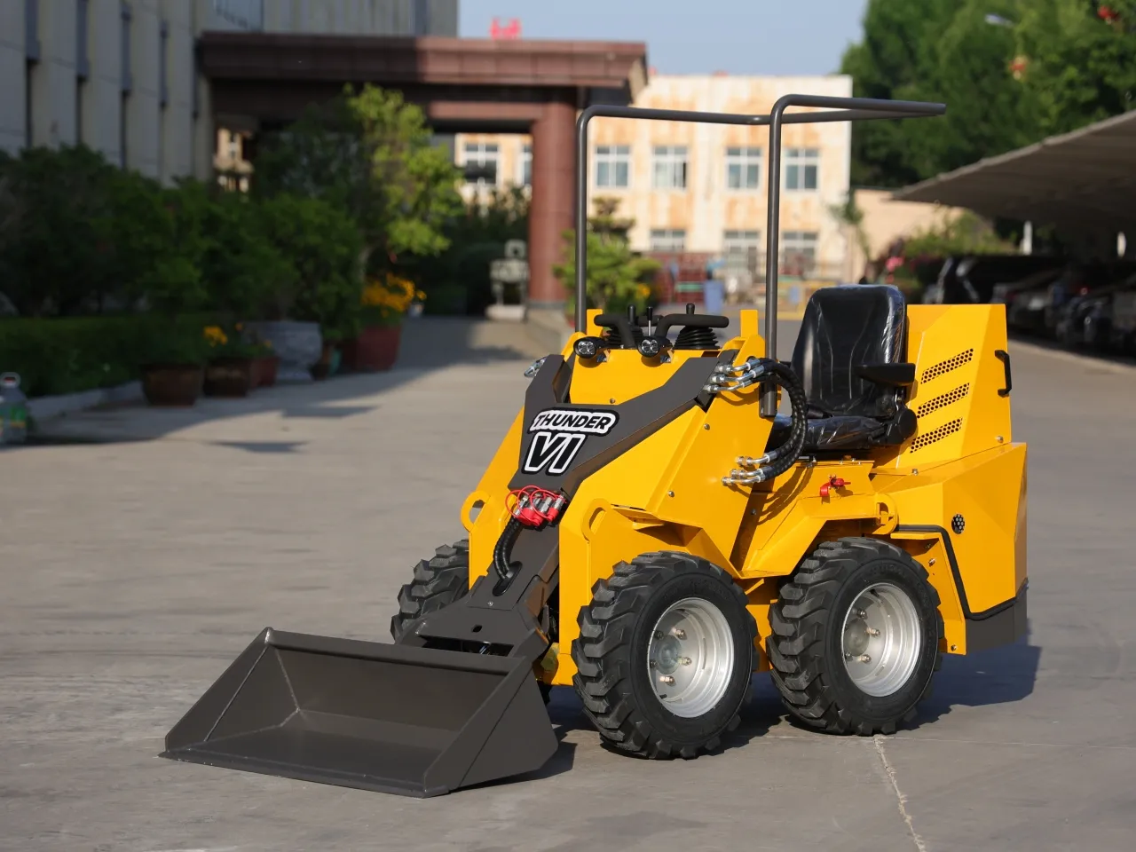TYPHON Thunder VI Compact Wheel Loader – image 5