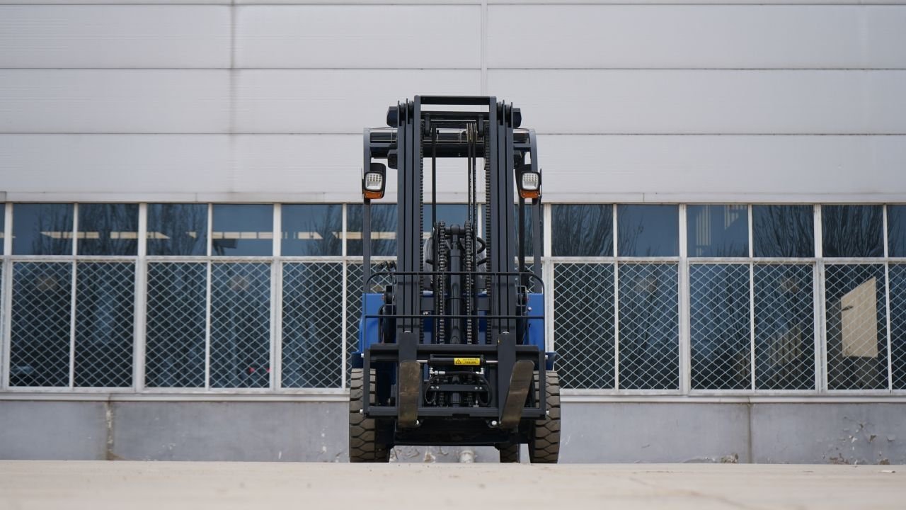 TYPHON VIGOR 1.5 Ton Blue Forklift – image 4