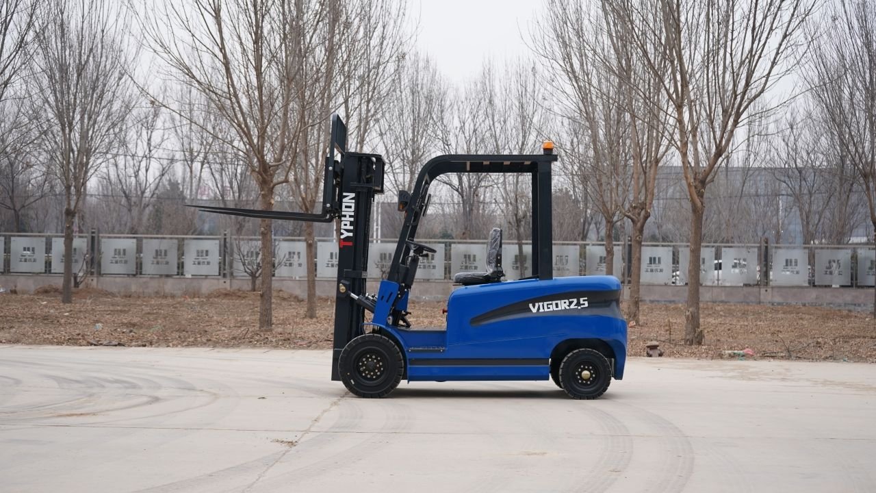 TYPHON VIGOR 2.5 Ton Blue Forklift – image 4