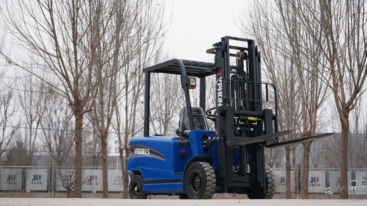TYPHON VIGOR 2.5 Ton Blue Forklift – image 3